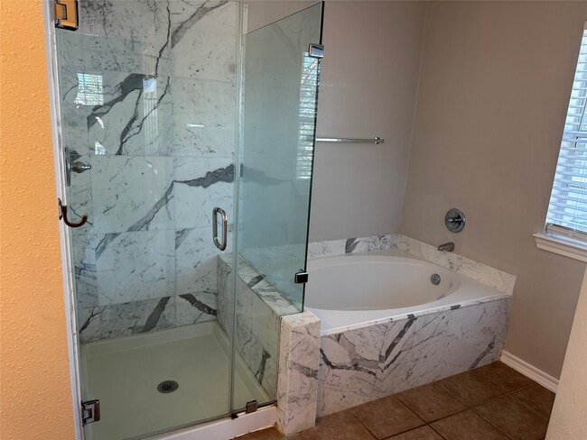 Photo - 16518 Cairngrove Ln