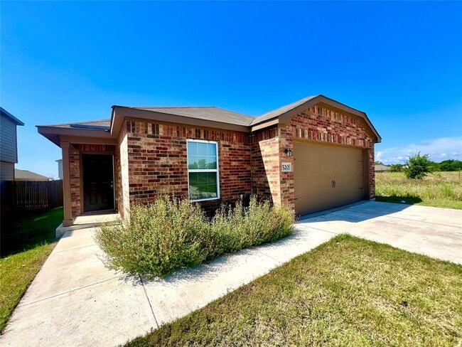 Photo - 520 Locksley Cove