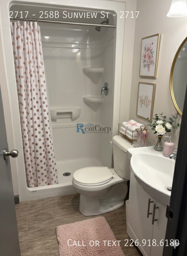 Photo - 258B-258B Sunview St