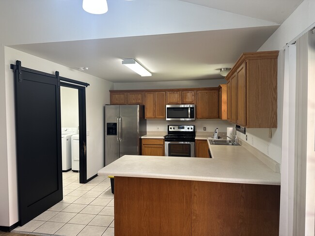 Photo - 647 S Hazelnut Ave