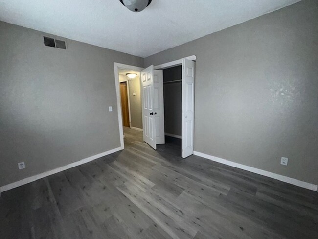Building Photo - 1509 E Bennett St Unit 2 Rental