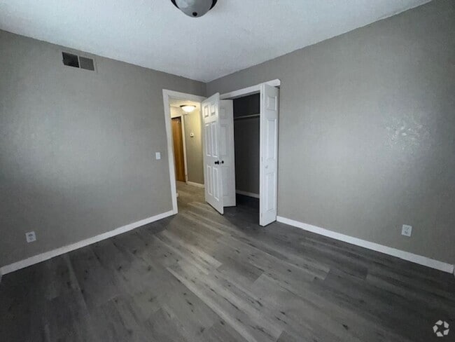Building Photo - 1509 E Bennett St Unit 2 Rental