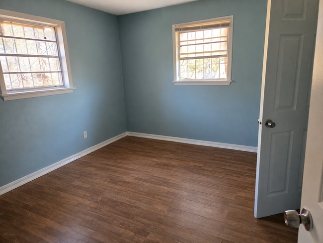 Building Photo - 3380 Shady Oaks St Unit B