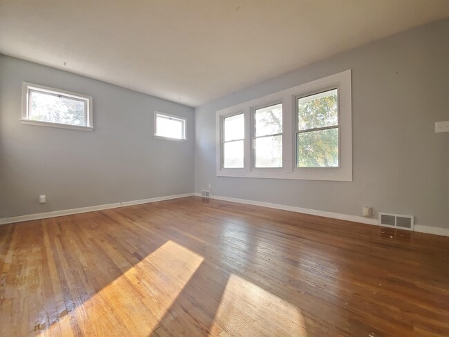 Photo - 1404 9th Ave NE