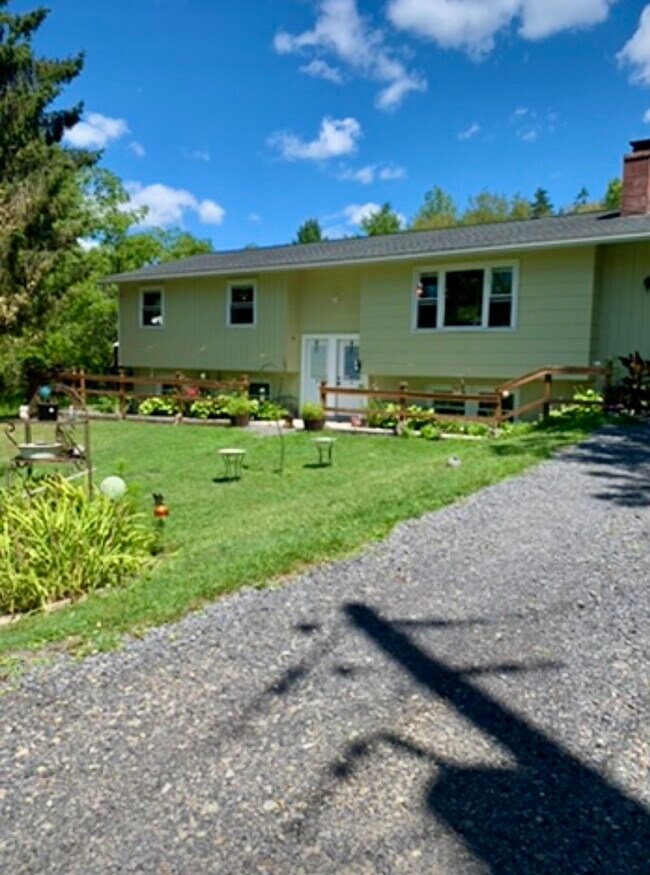 Photo - 467 Troy Rd Unit Apartment 1