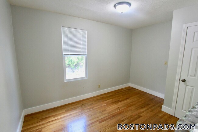 Photo - 94 E Cottage St Unit 2