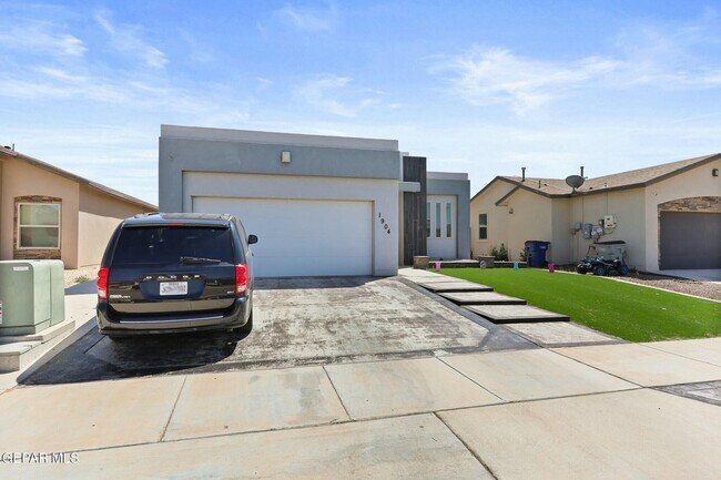 Photo - 1904 William Caples St