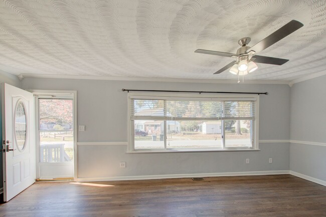 Photo - 200 Cynthia Dr