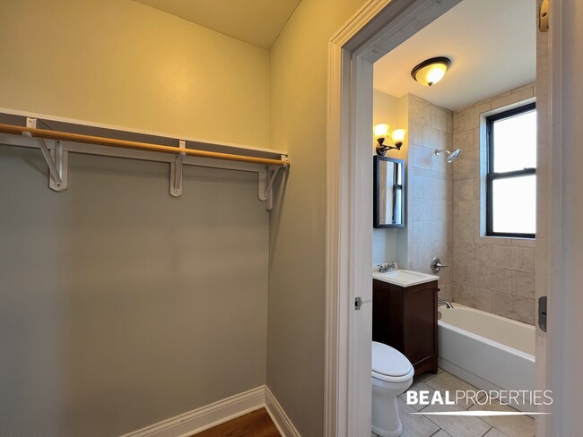 Photo - 818 W Diversey Pkwy Unit Studio