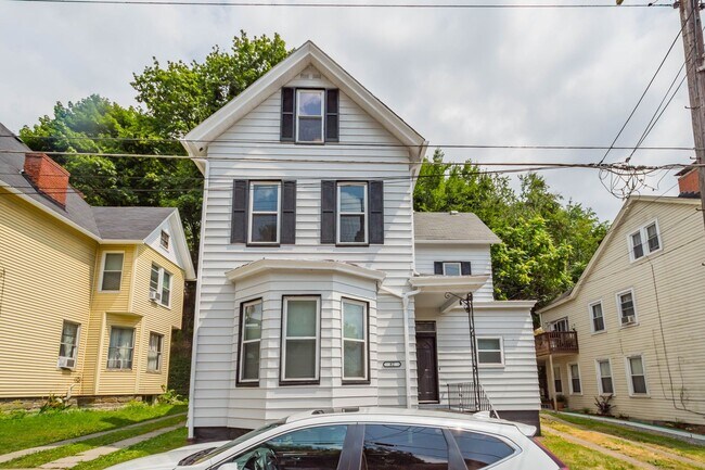 Photo - Stunning 3 bedroom home in Etna available May 1!