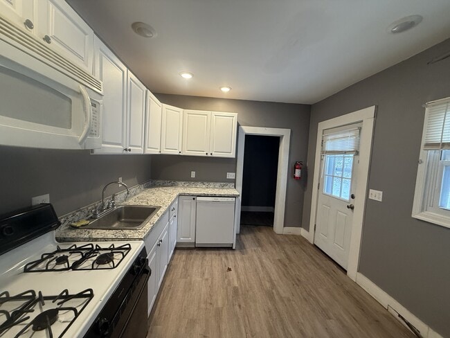 Photo - 417 Willow St