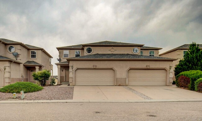 Updated Townhome Near Fort Carson with Unm... - Updated Townhome Near Fort Carson with Unm...