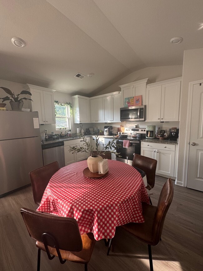 Photo - 1904 SW 10th Ct