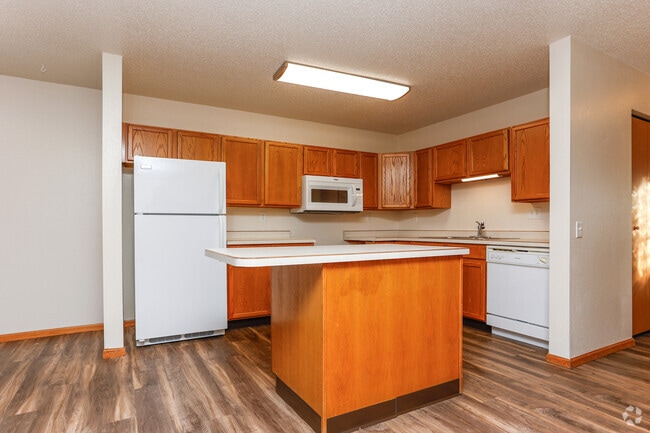 2BR, 1BA - 1,150 – 1,250SF - Kitchen - Westlake Townhomes Apartments