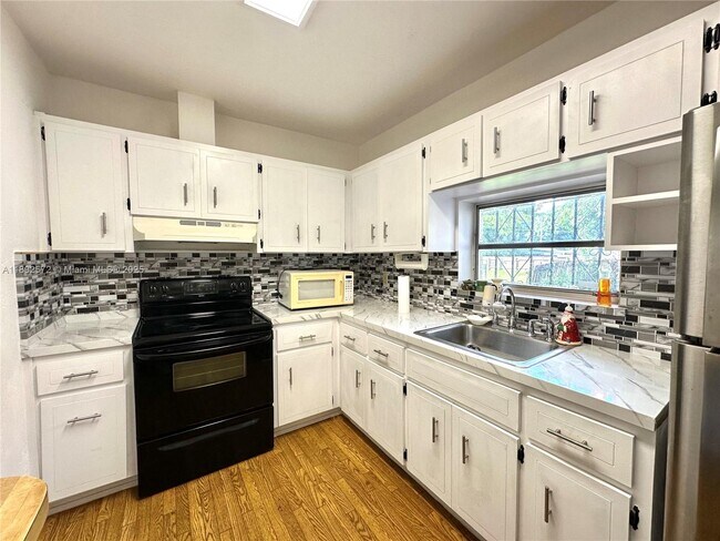 Photo - 4005 NW 9th St