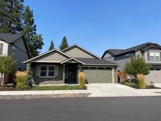 Building Photo - Beautiful Single-Level 3-Bedroom, 2-Bath Home in Sisters, Oregon