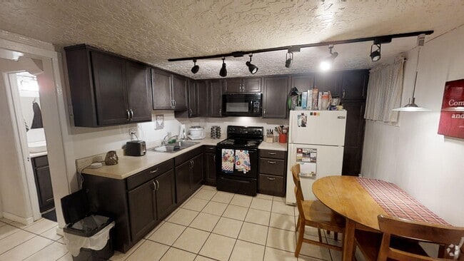 Building Photo - 441 600 E Rental