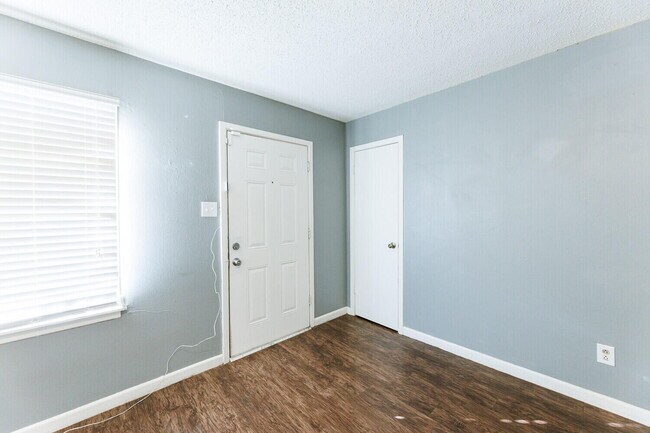 Photo - 5426 25th St