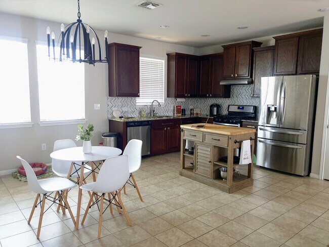 392 Eagle Brook Ln