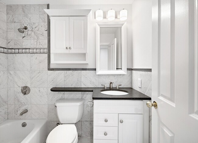 Photo - 4 Charlesgate E Unit 201