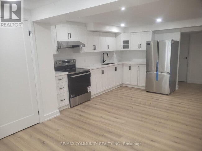 Photo - 609 Amberwood Crescent