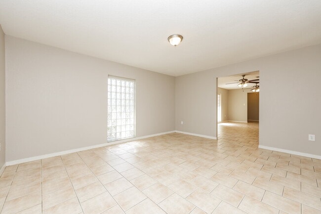 Photo - 26915 Magnolia Blvd