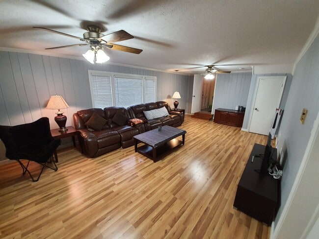 Photo - 5320 Lingle Ln