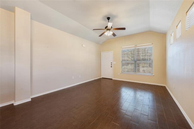 Photo - 101 Creekside Villa Dr