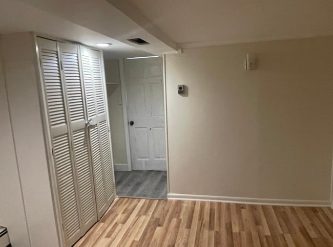 Photo - 595 E 39th St