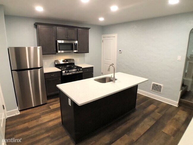 Photo - 2 br, 1 bath Townhome - 5346 Hillcrest St