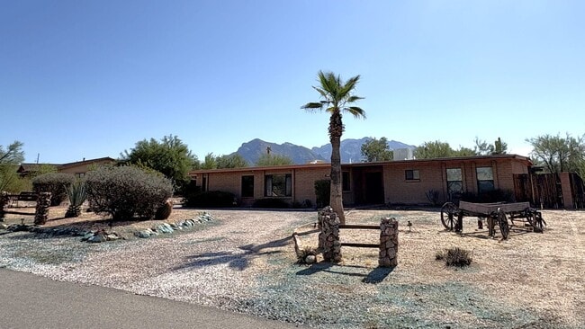 Building Photo - Casa Adobe Rental