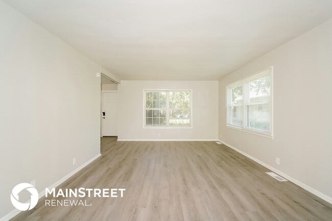 Photo - 222 Richie Ave