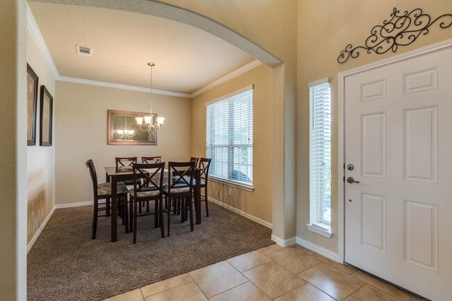 Photo - Beautiful 3 bedroom 2 bath Near Randolph AFB!