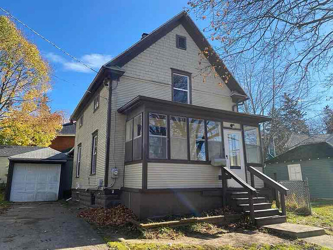 Photo - 1027 Woodbridge St House