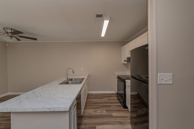 Photo - $950 - Updated 2 Bed/1 Bath Duplex With Stainless Steel Appliances!