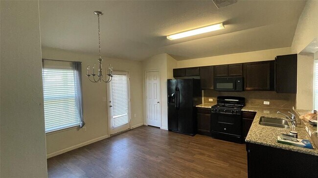 Photo - 307 Camellia Dr
