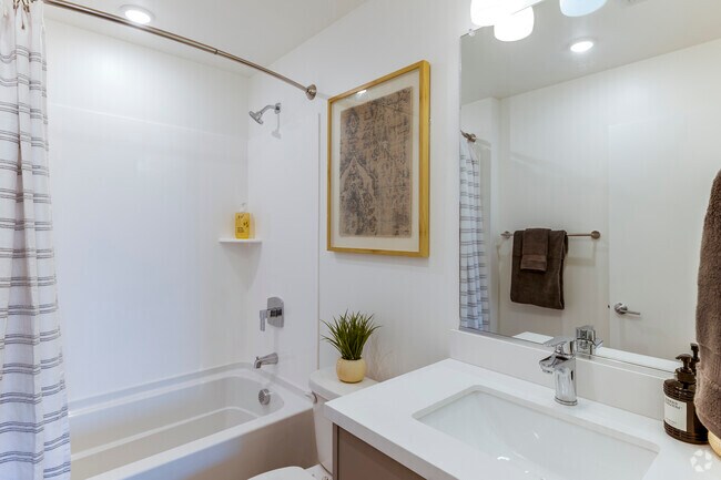 Sol - 1BR, 1BA - 623SF - Bathroom