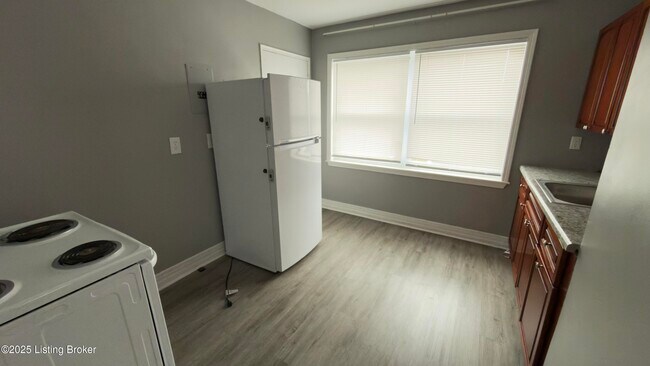 Photo - 4148 Hillview Ave