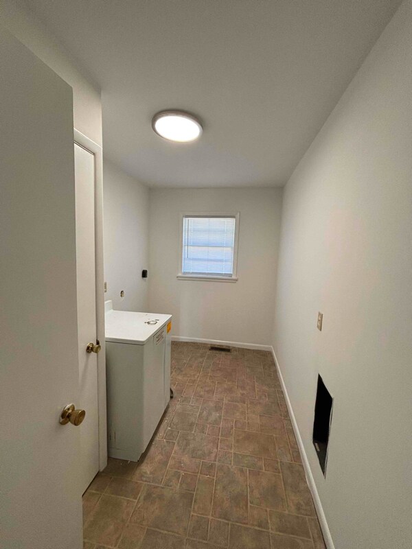 Photo - 206 W Roberts St