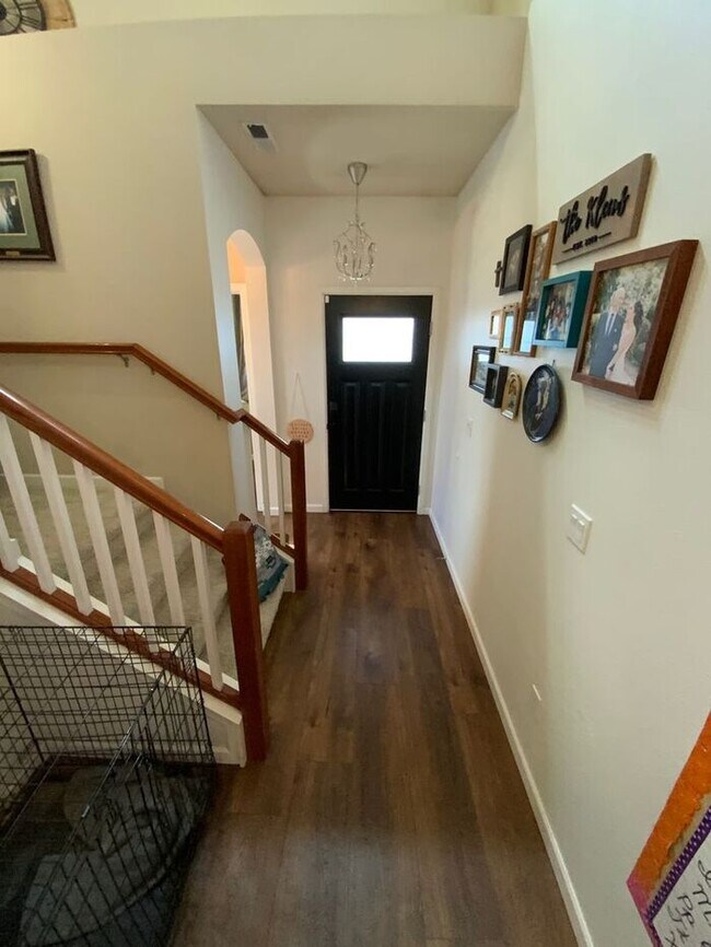 Puyallup Valley 4bdr 2.5bath w/ a POOL