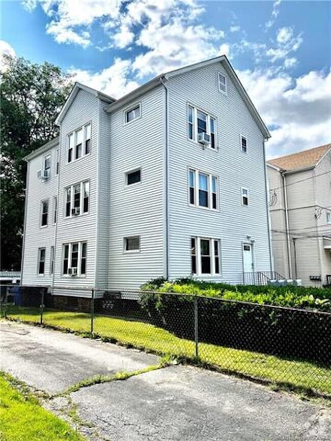 Building Photo - 67 Brooklawn St Unit 2nd Floor Rental