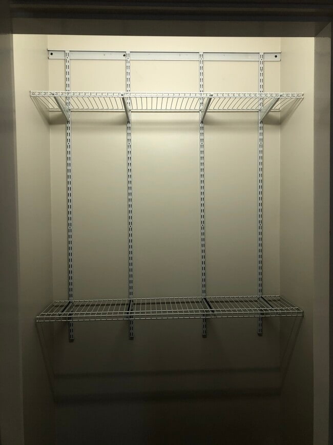 Closet - 219 W 3rd St Unit 1
