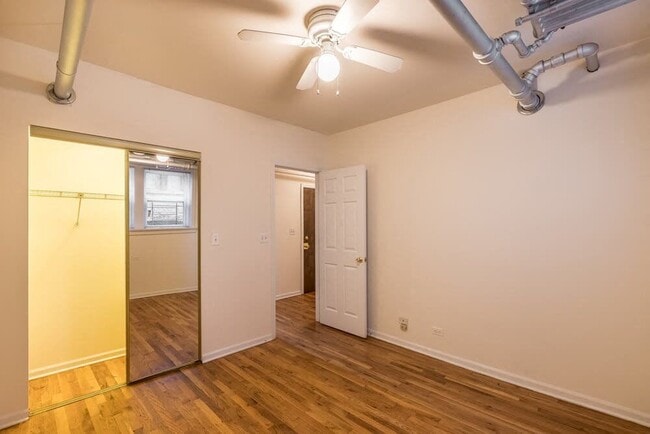 Photo - 722 W Barry Ave