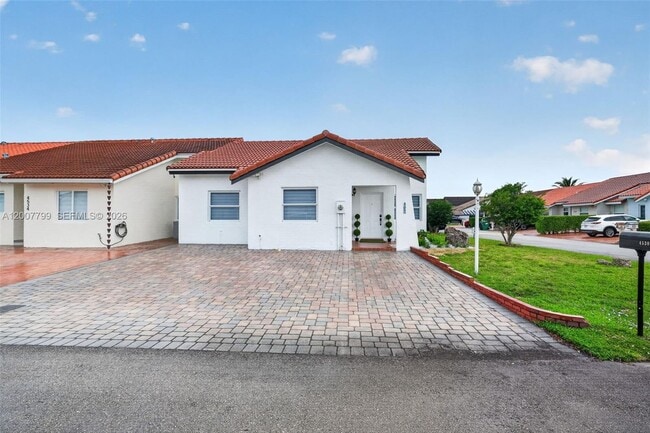 Photo - 4530 SW 143rd Pl