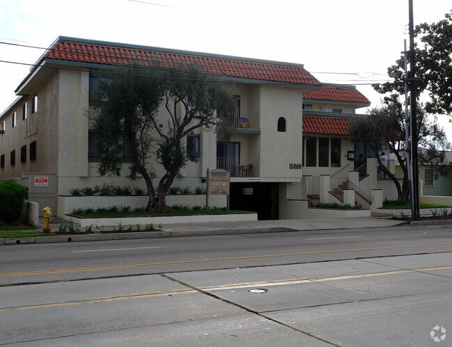 Parkwest Apartments - Parkwest Apartments