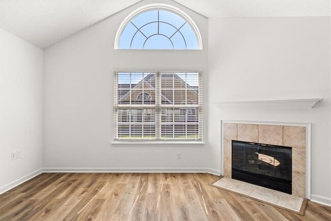 Photo - 1305 Village Ln