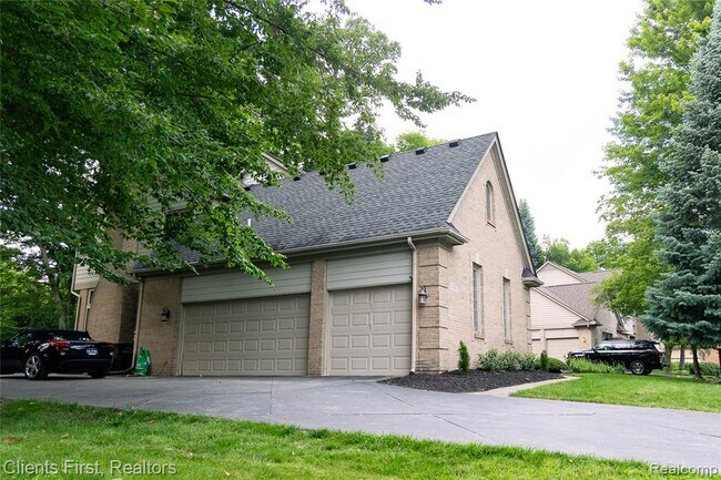 19691 Windridge Dr