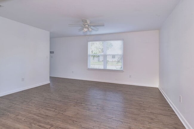 Photo - 812 Stony Dr