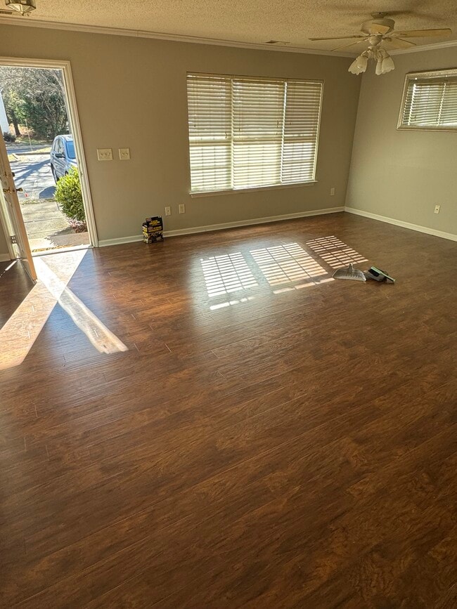 Photo - 3335 Kensington Pl