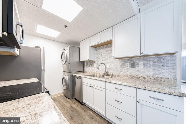 Photo - 5911 Edsall Rd Unit 912